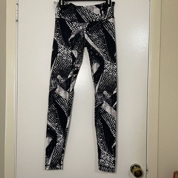 LULULEMON black white abstract yoga leggings size 6 - Picture 1 of 6